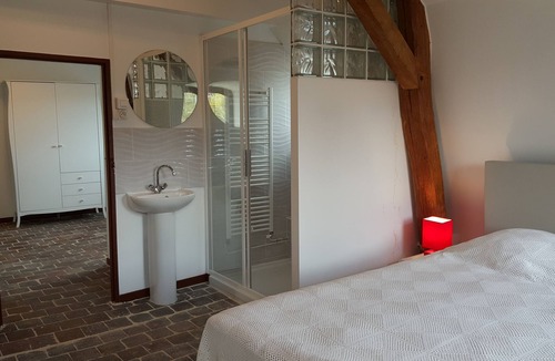 Pouilly-sur-Loire House | Charming room ideal for lovers "Le P'tit Pouilly du Val de Loire!"
