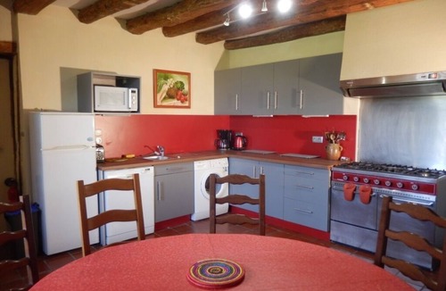 Vereaux House | Charming rustic farmhouse in the countryside with tennis court and swimming pool