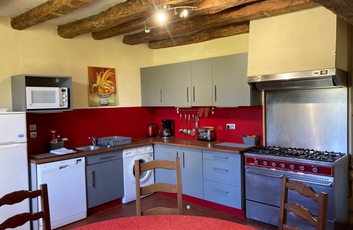 Vereaux House | Charming rustic farmhouse in the countryside with tennis court and swimming pool