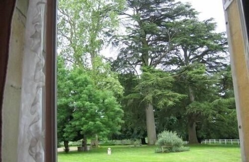 Vereaux House | Charming rustic farmhouse in the countryside with tennis court and swimming pool