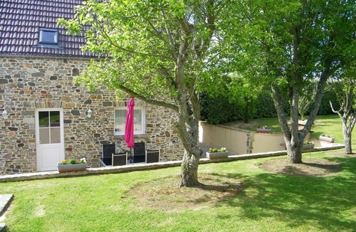Saint-Germain-sur-Ay Cottage | Charming stone house with enclosed garden in Cotentin