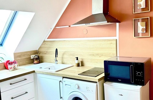 Pontorson Apartment | CHARMING-SELF CHECK IN- PROXIMITY- NETFLIX