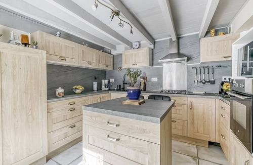 Dax House | Charming Stay in Heart of Dax