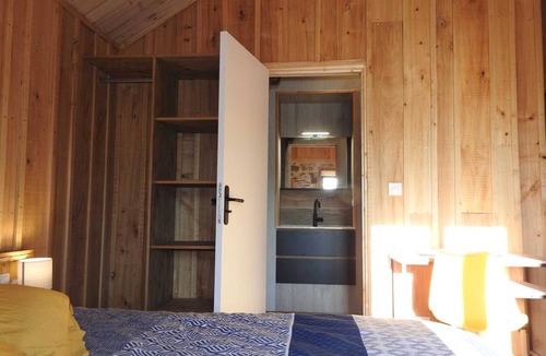 Savignac-Ledrier Bed & Breakfast | Charming stone bedroom, nature & calm Les Secrets de la Nature estate