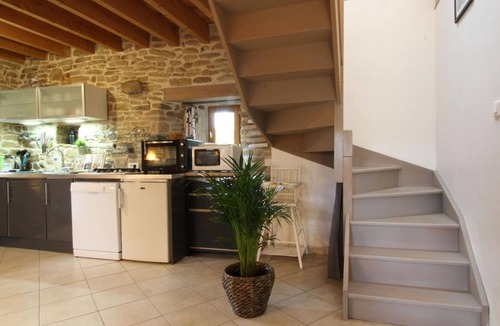 Vicq-sur-Mer Cottage | Charming stone house with garden and covered terrace