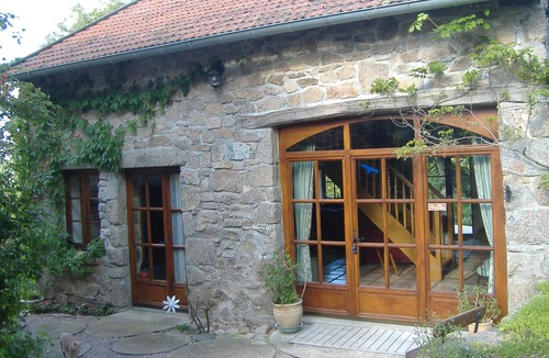 Arfeuilles Cottage | Charming stone house restored in English style
