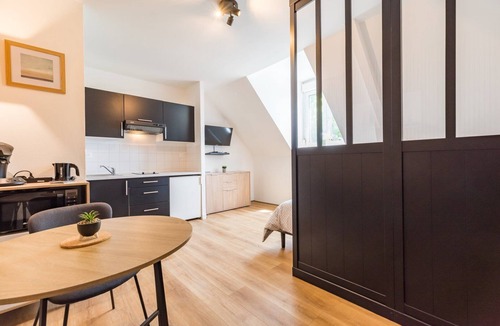 Guingamp Apartment | Charming studio apartment in a bourgeois house