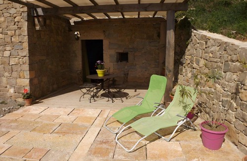 Mostuejouls Apartment | Charming studio at the gateway to the Gorges du Tarn