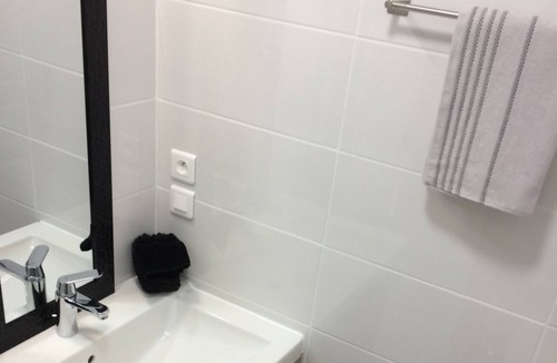 Rodez Apartment | Charming Studio at the foot of the Cathedral