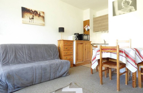 Arette Apartment | Charming Studio for 5 - Ski-in/Ski-out, Balcony with View, Free Parking, Near Shops