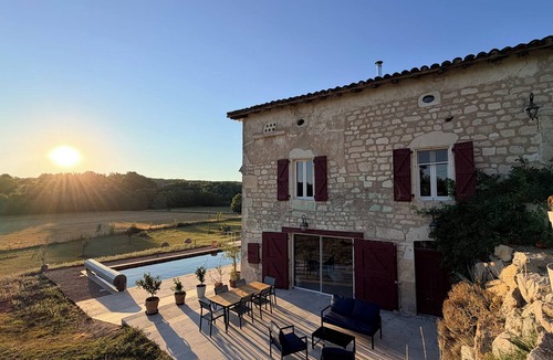 Le Verdier House | Charming vacation rental for 6 people, with a pool and hot tub.