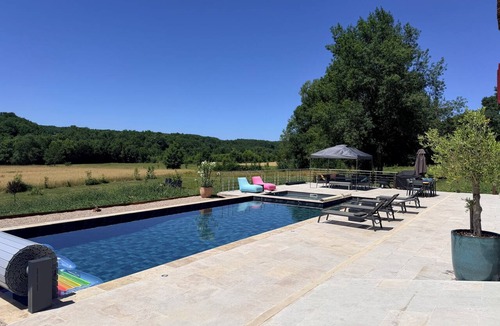 Le Verdier House | Charming vacation rental for 6 people, with a pool and hot tub.