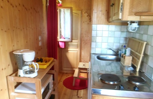 Peyrat-la-Noniere House | "Charming" Venetian caravan in Creuse on an estate with castle and pond