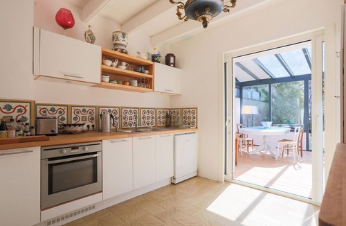 Locquirec House | Charming Villa 'L'hermine' with Sea View, Private Terrace & Wi-Fi