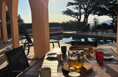 Llauro Villa | Charming Villa with large swimming pool & unique view over mountains, plain, sea