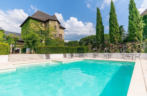 Chambery House | Chateau Authentique avec piscine dans les Vignes