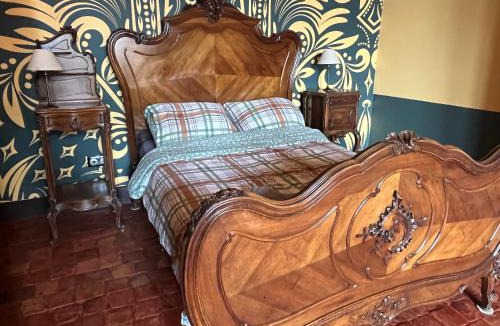 Saint-Andre-dʼApchon Bed & Breakfast | Chateau d'Albon - Henri II
