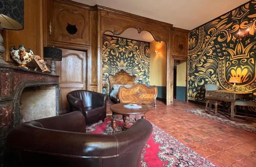Saint-Andre-dʼApchon Bed & Breakfast | Chateau d'Albon - Henri II