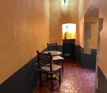 Saint-Andre-dʼApchon Bed & Breakfast | Chateau d'Albon - Henri II