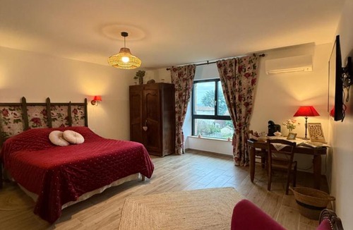 Lens-Lestang Bed & Breakfast | Chateau de la Saone