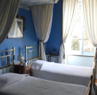 Deux-Chaises Bed & Breakfast | Chateau de Longeville