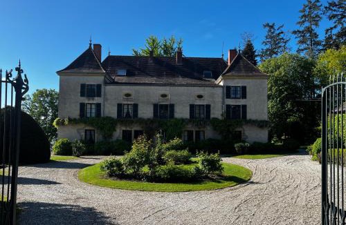 Poisson House | Chateau De Martigny