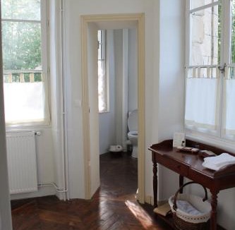 Varennes-Vauzelles Bed & Breakfast | Chateau Du Four De Vaux
