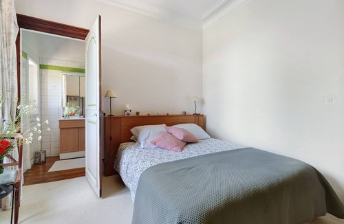 Saint-Mars-du-Desert Bed & Breakfast | Château du Perray – Princess Room with Park View and Shared Pool