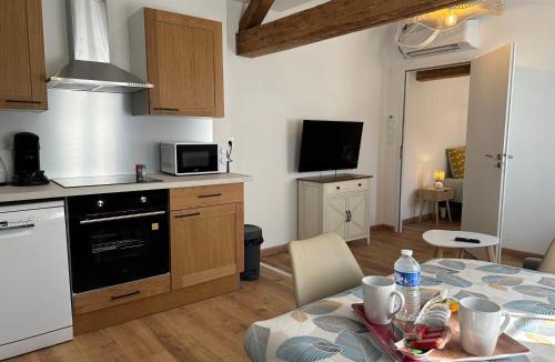 Rochefort Apartment | Chez Camille & Emma - Hyper Centre Climatisé