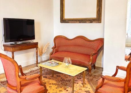 La Clayette Apartment | Chez Kapameï