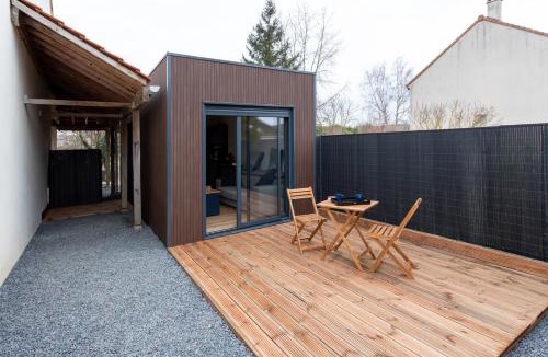 Bouray-sur-Juine Apartment | Chez LilYves - Studio avec terrasse privée