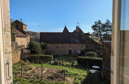 Burnand House | Chez Max et Juliette - Traditional Stone house in historic Burgundy village