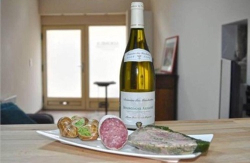 Beaune City Centre Apartment | Chez Serge, appartement à 100 mètres des Hospices