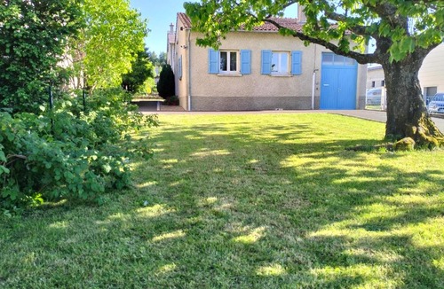 Saint-Julien-Chapteuil Apartment | Chez Tata Malou - Maison avec jardin, cour fermée, proche toutes commodités