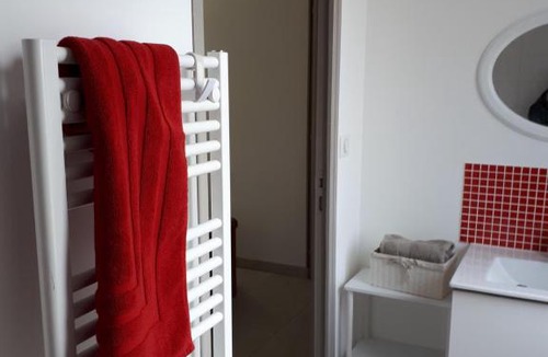 Chammes Bed & Breakfast | chez Zabou chambre Suzannaise