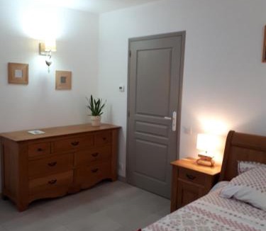 Chammes Bed & Breakfast | chez Zabou chambre Suzannaise