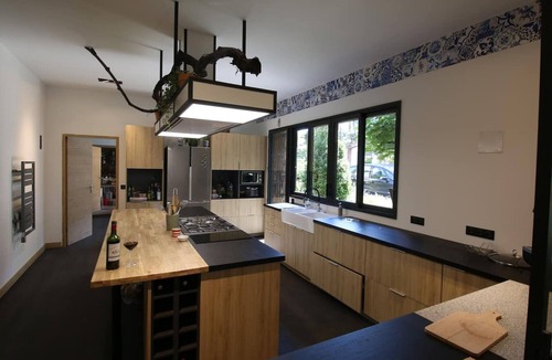 La Ferte-Saint-Aubin Bed & Breakfast | Chic Amédée PMR Room with Wi-Fi and breakfast included
