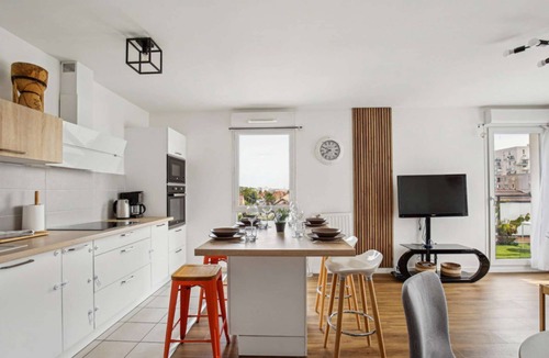 Bezons Apartment | Chic and comfortable apart with Parking and balcony