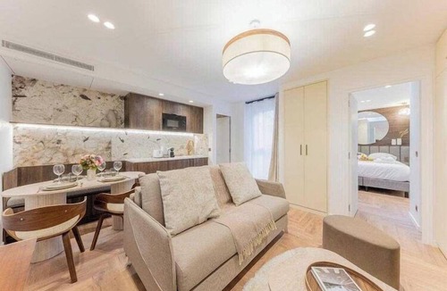 Quartier de la Folie-Mericourt Apartment | Chic apartment AC - 1BDR/4P - Carreau du TEMPLE