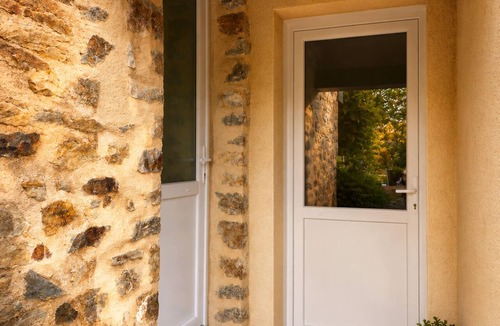 Loiron-Ruille House | Chic stone house & quiet, tree-lined garden