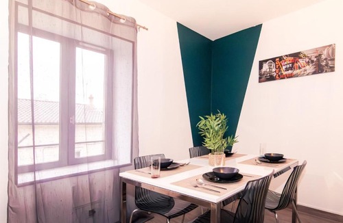 Bourgoin-Jallieu Apartment | Chic Stopover L'Olivier City Center & Flavors