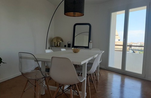 Ciboure Apartment | Ciboure: Spacious T4 with balcony and veranda, near golf