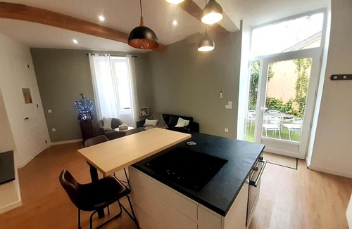 Centre Ville Apartment | Classé 4 étoiles - Cybèle - Centre ville 2 Chambres, cour privative et Garage