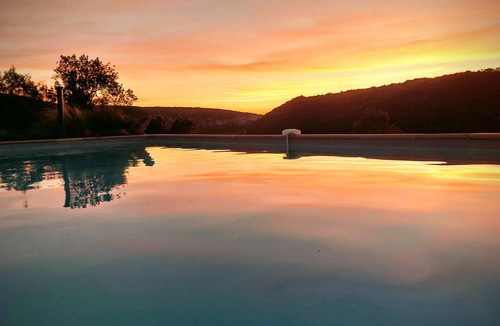 Saint-Antonin Noble Val House | Cliff View and Private Pool with breathtaking views at Saint Antonin Noble Val