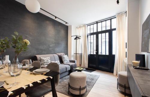 Latin Apartment | CMG Jacques /Pantheon