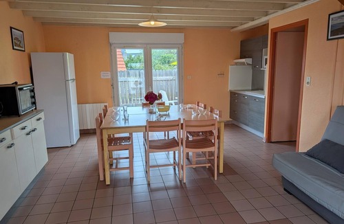 Omonville-la-Rogue Cottage | Coastal cottage in Omonville-la-Rogue, pets allowed