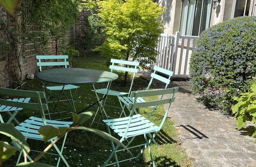 Senlis House | Cobbled Lanes House