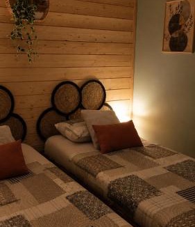 Vernet-la-Varenne Apartment | Cocon cosy face au lac Terrasse et randonnées