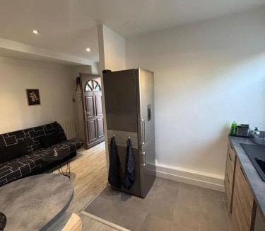 Arpajon Apartment | COCON Cosy - Free Parking - City Center - fibre