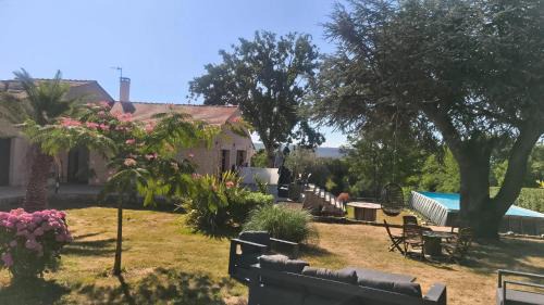 Clermont Bed & Breakfast | Cocon sensuel - Jaccuzzi et petit déjeuner - Proche Chantilly et Beauvais